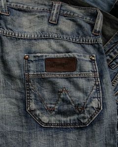 WRANGLER STAIGHT FIT JEANS