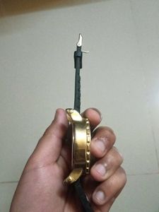 Stylish Gold Wrist Watch