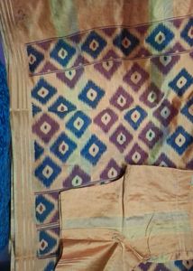 Beautiful Ethnic Ikat Pattern Saree
