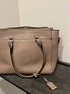 Van heusen Orginal Bag ( Straps Are Damaged)