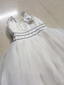 a beautiful frock for girls..