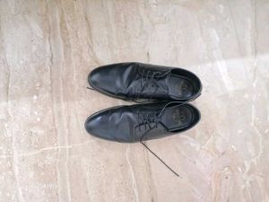 Red Tape Formal Shoe