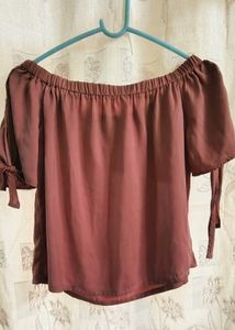 Off-shoulder Top