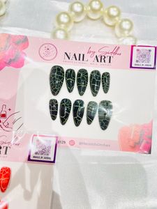 Press-On Nail Set