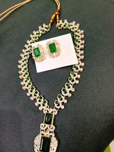 Diamond Looking Jewellery Set