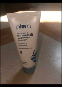 Plum Niacinamide Face Wash ♥️😍🥰