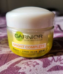 Garnier Bright Complete Vitamin C Serum Cream SPF 40