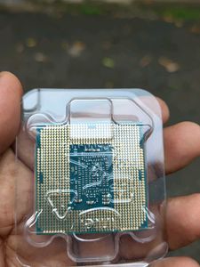 Intel i3-8100 processor + Original Cooler