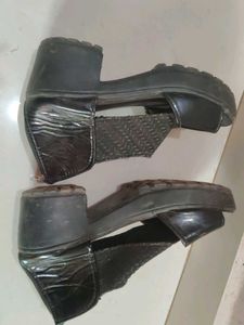 Black Zipper Detail Sandals