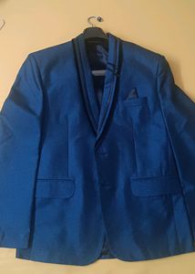 Men Blue Solid Slim-fit Blazer & Pant (Men Suit)