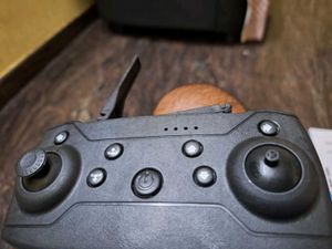 1 drone1 remote control.1 charging cable.2 Bettry