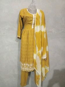 Nyra Cut Kurti Set