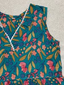 Floral Print Sleeveless Top
