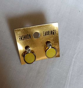 2 Pcs Earrings