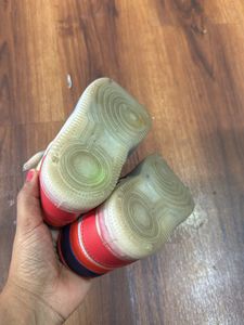 Unisex Sporty shoes for 1 to 3 yrs old kids. size