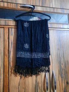 Combo Of Black And White Stoles