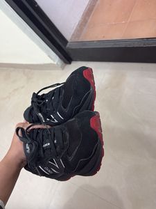 New Balance Black Sneakers