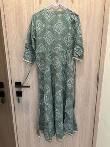 Elegant Green Embroidered Kurta