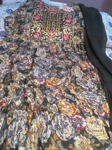 Floral Embroidered Kurta