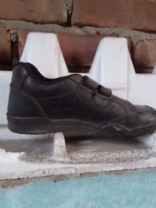 Black Shoe