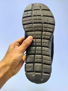 💯OG SKECHERS WITH MEMORY FOAM