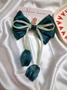 Tulip Bow Clip