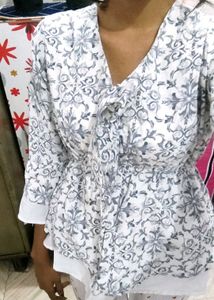Floral Print Tie-Up Top