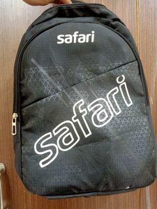 Safari Black Casual Backpack – Sleek & Practical