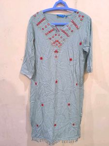 Teal kurti, pant and chunni set.