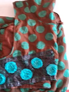 Beautiful  Sarre With Blouse Free Delicate