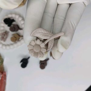 Combo Of 6 Mini Flower Hair Claws 🌹🌼