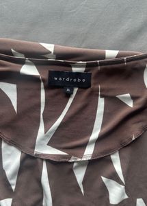 Cocoa Brown Top - Metallic Side Brooch