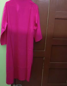 Women&#39;s Kurta Brand Max With One Pocket,Collar Etc