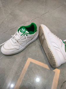 Puma White &amp; Green Low-Top Sneakers