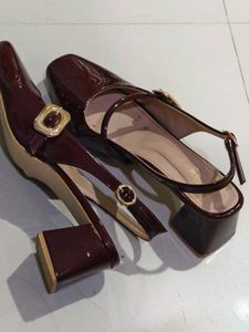 cherry red 🍒 heels