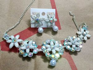 Elegant Floral Necklace & Earrings Set