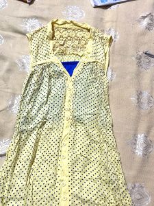 butter yellow polka dot top (small size)