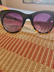 Chic Black Sunglasses- dubai purchased