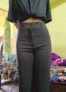2 Black and White High-Waiste Trousers
