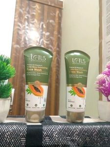 Lotus Botanicals Papaya Face Wash