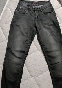 Black Skinny Fit Jeans For Women
