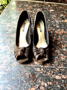 Black Wedges