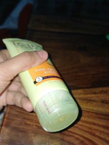 Lotus Herbals Apriscrub