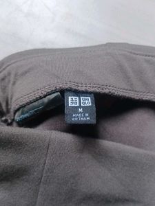 UNIQLO skirt straight-cut silhouette