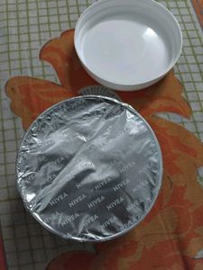 Nivea Soft Moisturizing Cream
