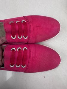 Red Canvas casual shoes
