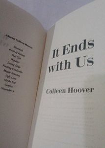 It Ends With Us - Colleen Hoover Fiction Novel