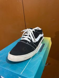 Black &amp; White Casual Sneakers