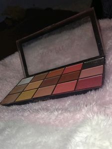 Aye Shadow Lightly Use Good Condition