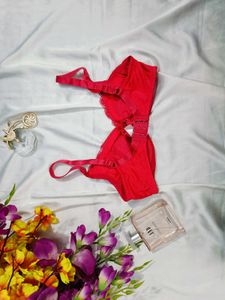 🇳🇿💫🎀 Elegant Red Lace Bra